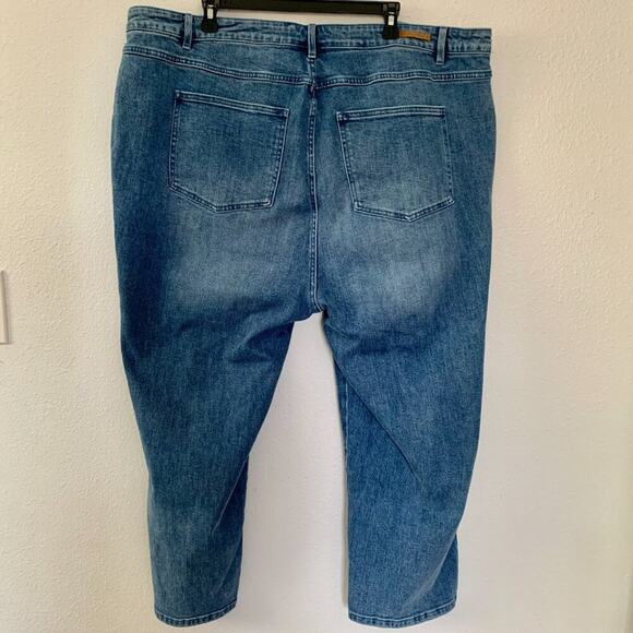 Soft Surroundings Stretch Medium Wash Cropped Jeans - Picture 8 of 12